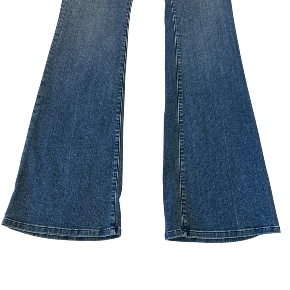 Frame Denim Le Francoise Flare Jeans in Sunnyslope - Picture 9 of 14